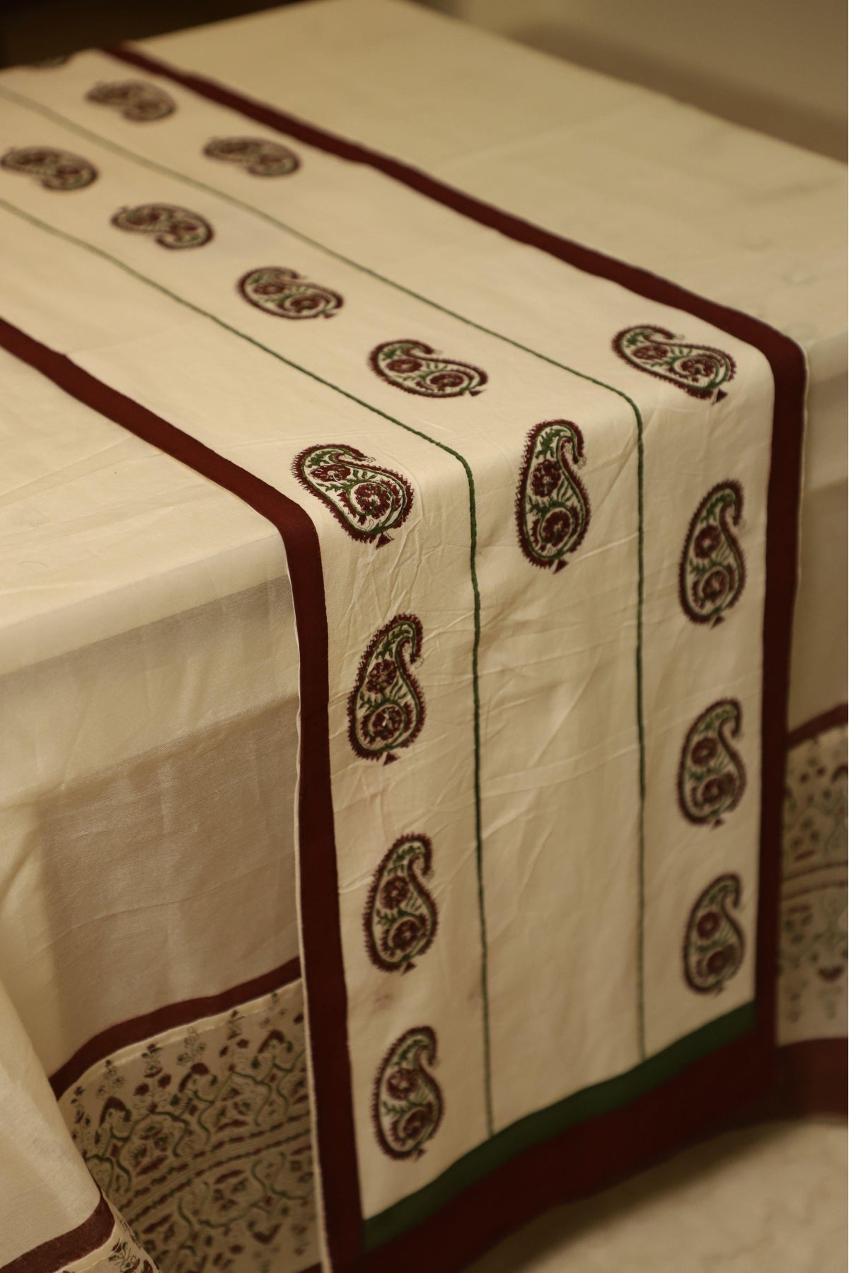 Wazir Heritage Yellow/White Paisely Table Runner