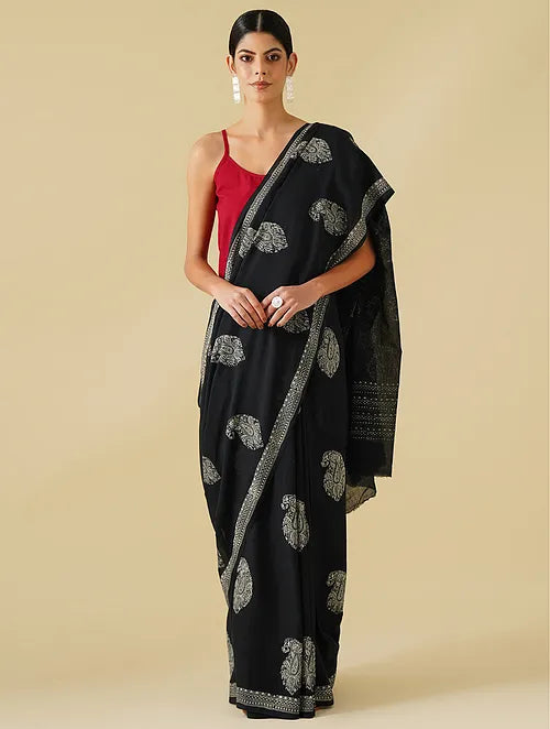 Monochrome Cotton Paisely Saree