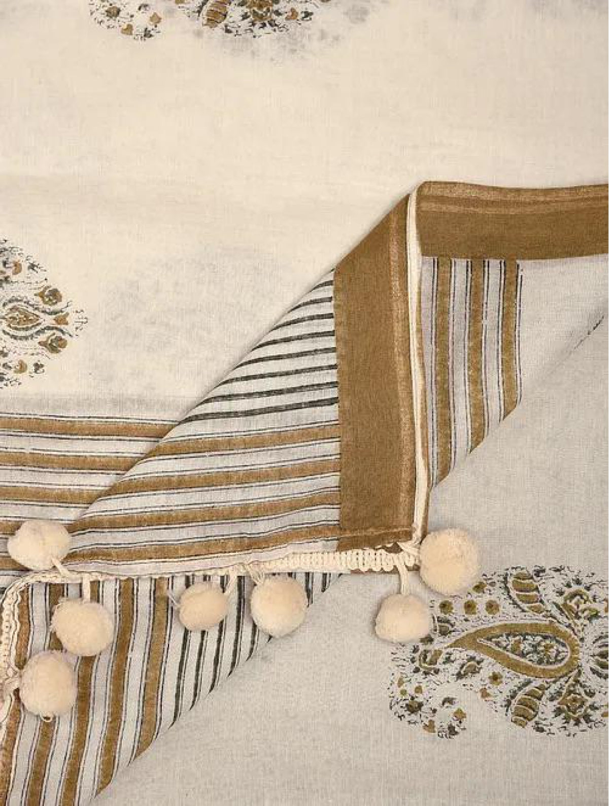 Floral Buta and Stripe Dupatta