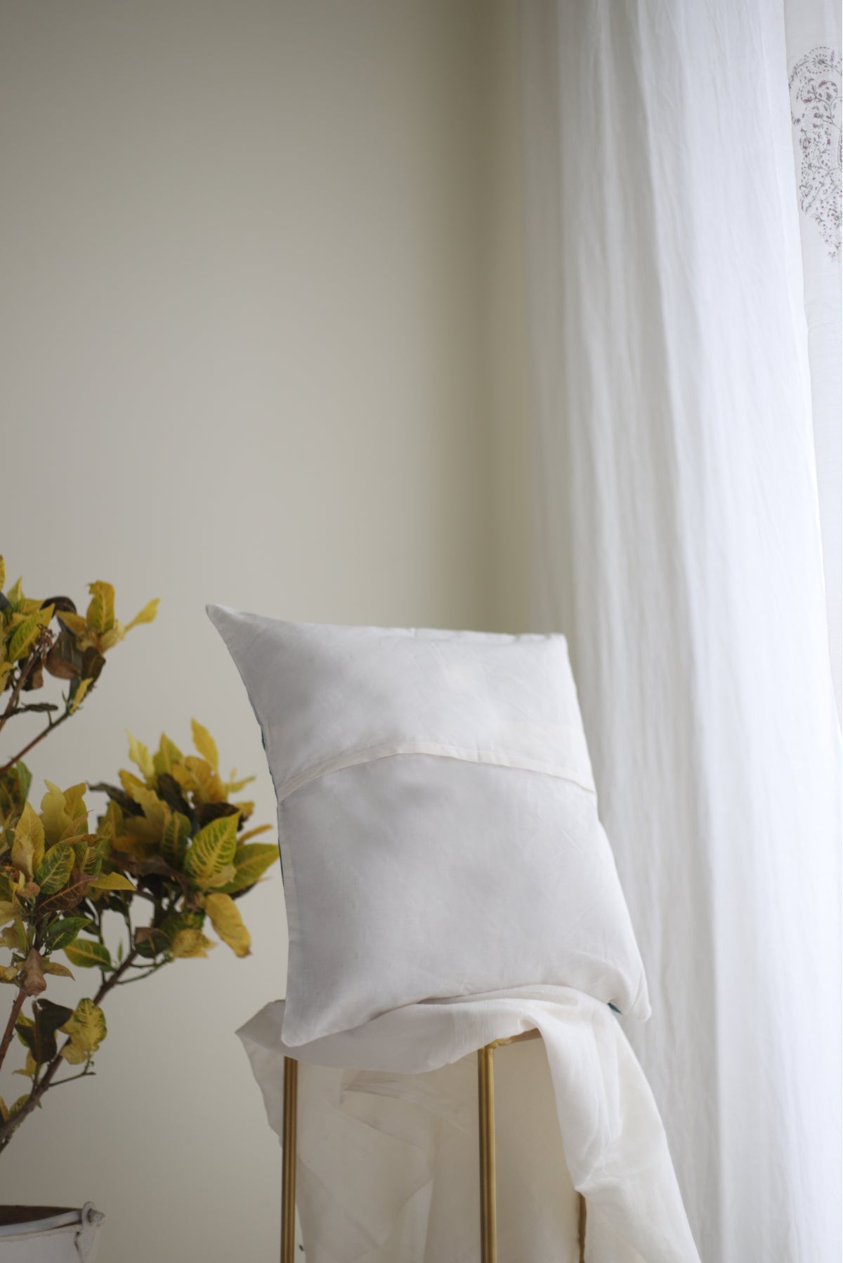 Triple Paisely Cushion Cover (Set of 2)