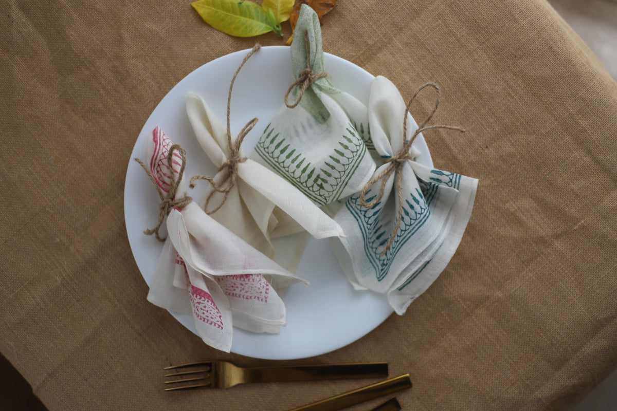 White Napkins (Set of 6)