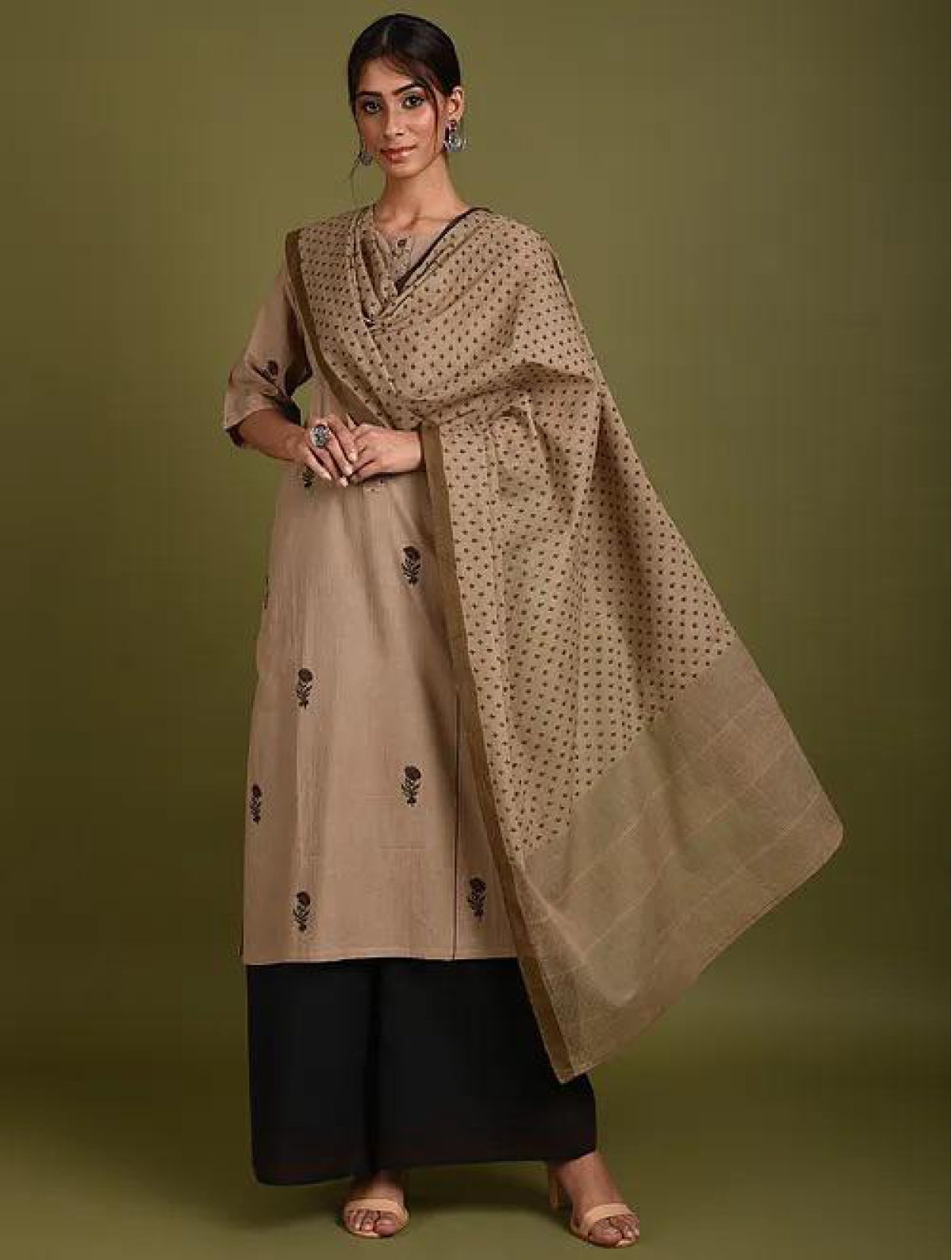 Floral Brown Buta Kurta, Pants & Dupatta