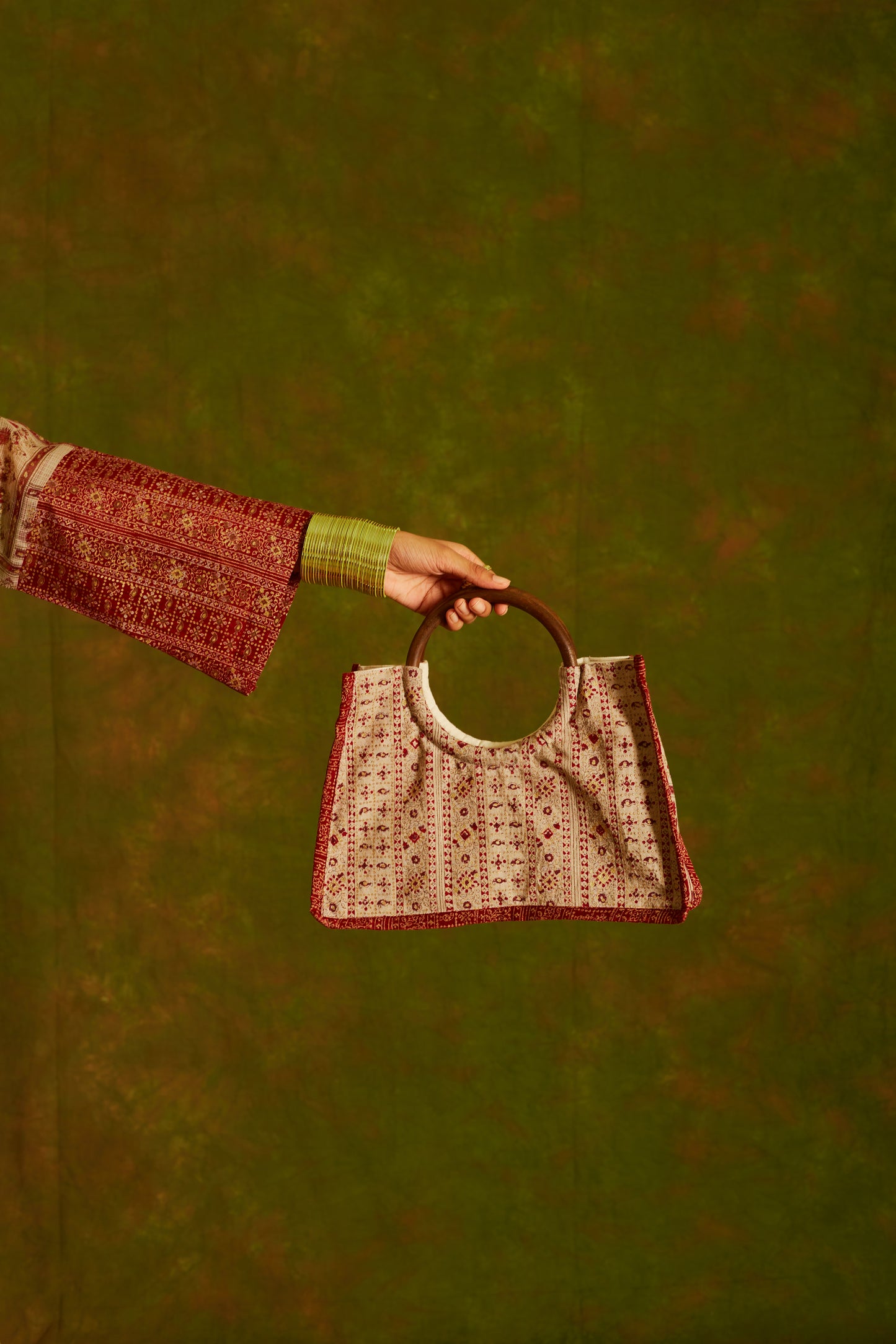 Jashan Surmayi Wooden Bag