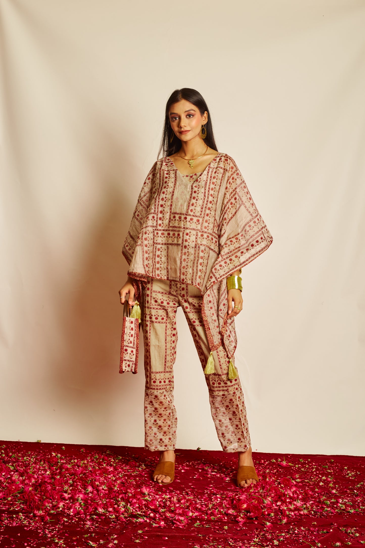 Jashan Surmayi Chanderi Kaftan