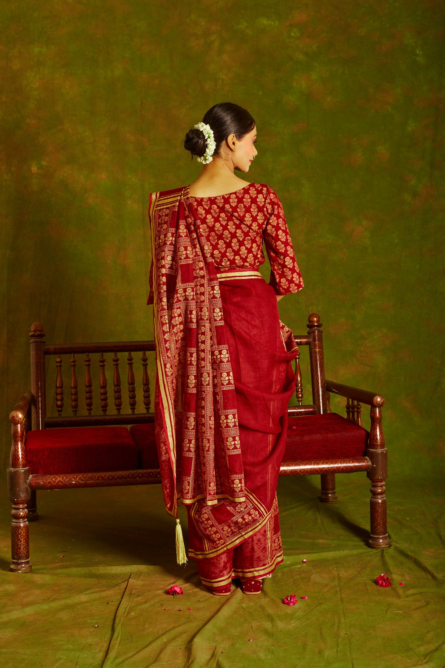 Jashan Surkh Saree